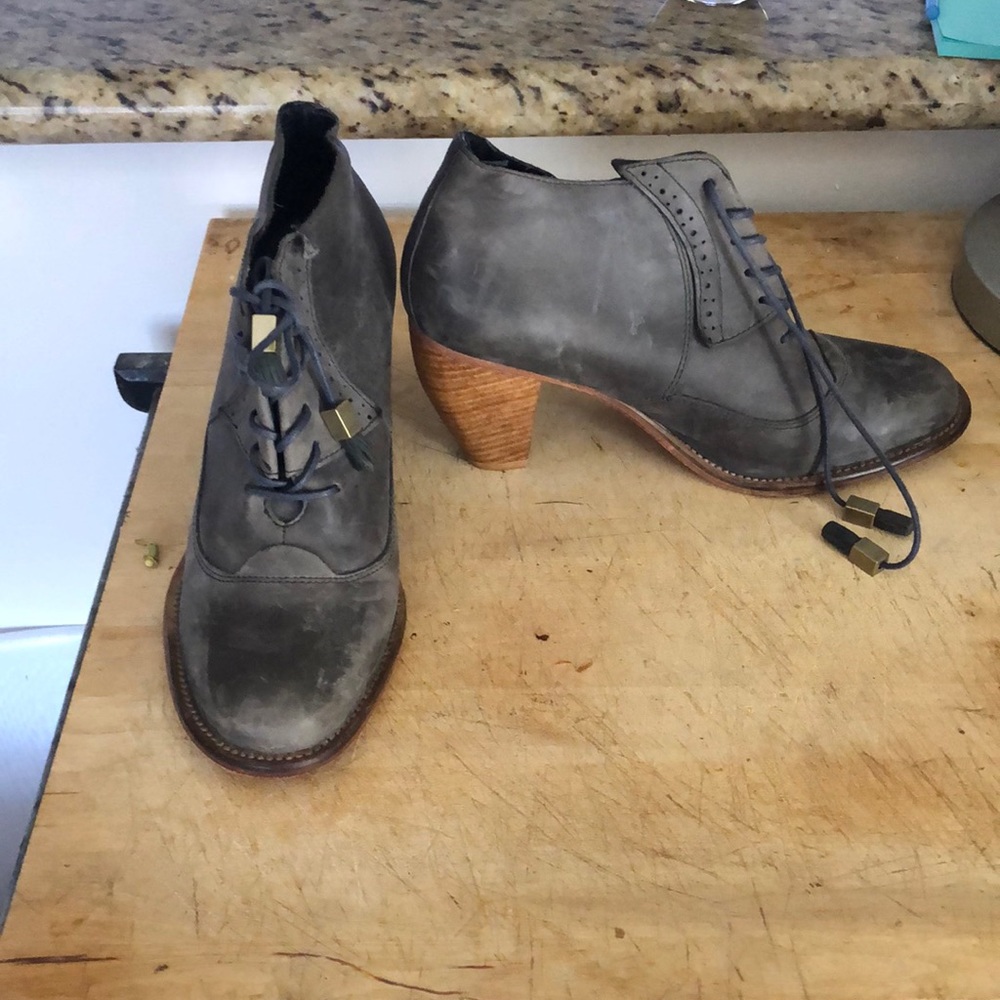 J shoes vintage real leather blue booties.